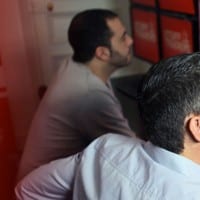 كيف يقوم المتداولين الكبار بفتح صفقاتهم مباشرة أمام الجمهور