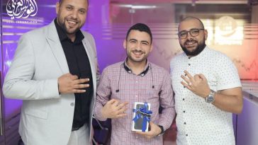 لقاء مع الفائز بـ iPhone 11 من الفوركس العربي وتسليمه الجائزة